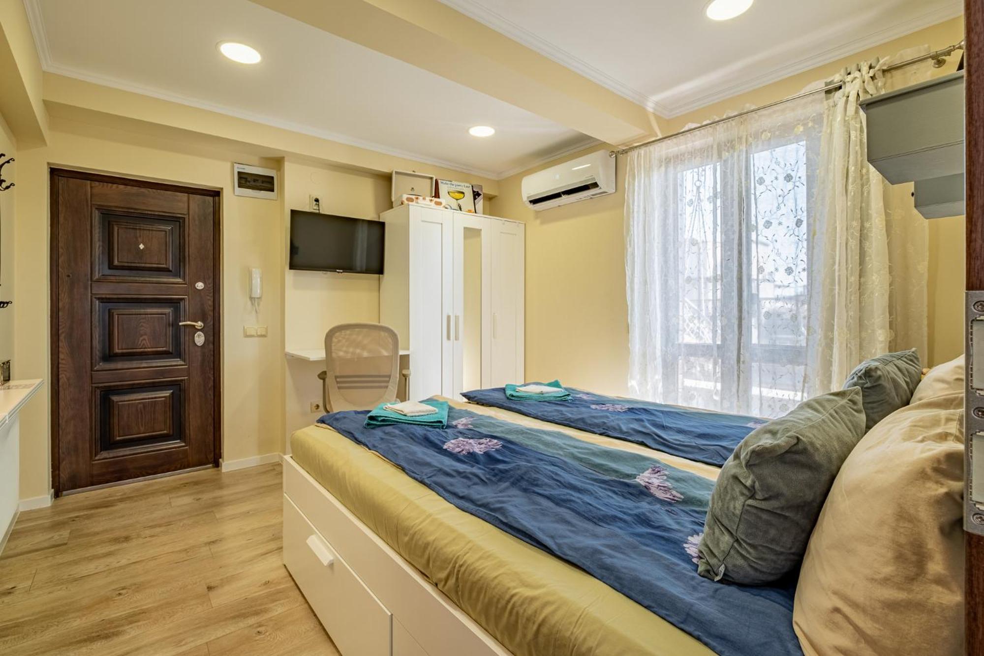 Historic Central Place With Paid Parking Varna Luaran gambar