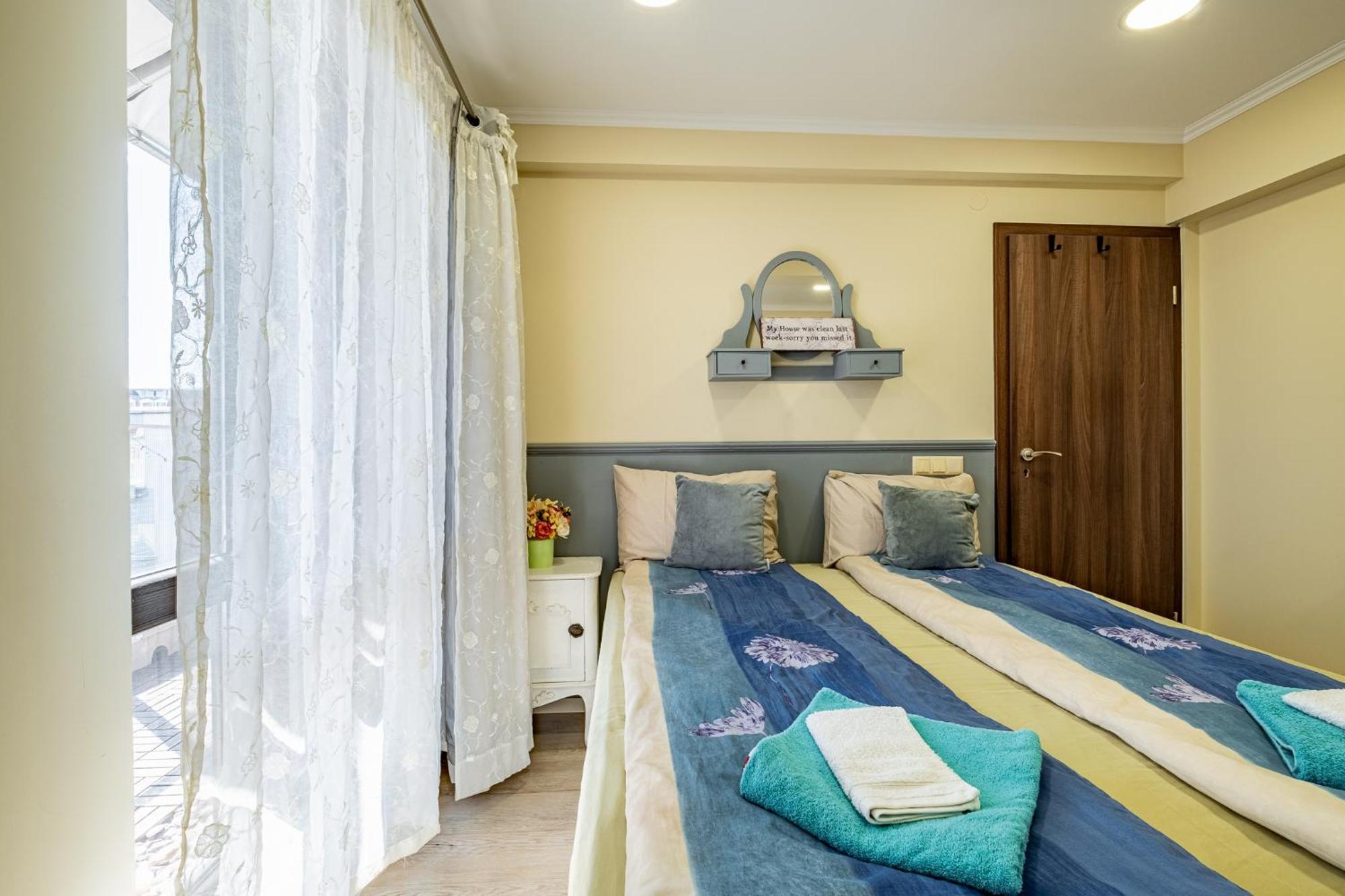 Historic Central Place With Paid Parking Varna Luaran gambar